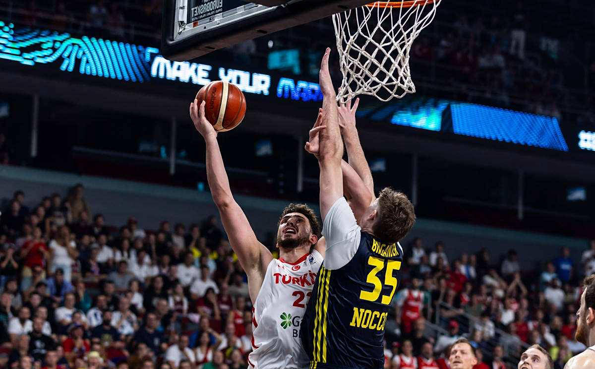 波兰男篮在国际赛场上取得胜利的简单介绍