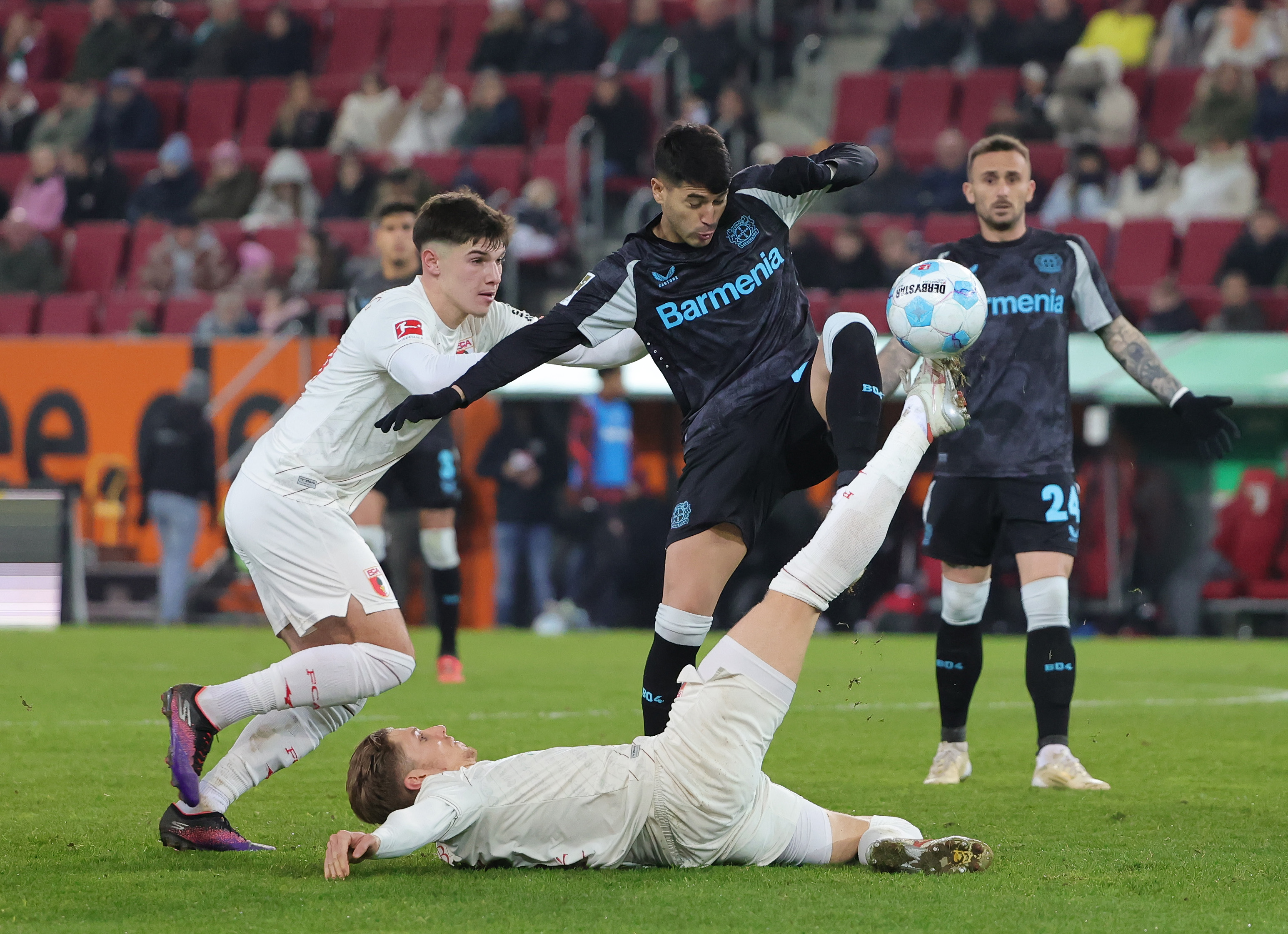 欧洲篮球联赛战况激烈，劲旅交锋精彩纷呈