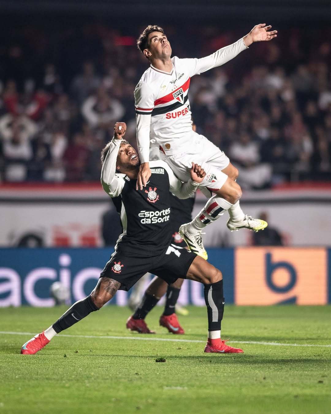 塞维利亚碾压美国,C罗点燃赛场 塞维利亚碾压美国,C罗点燃赛场