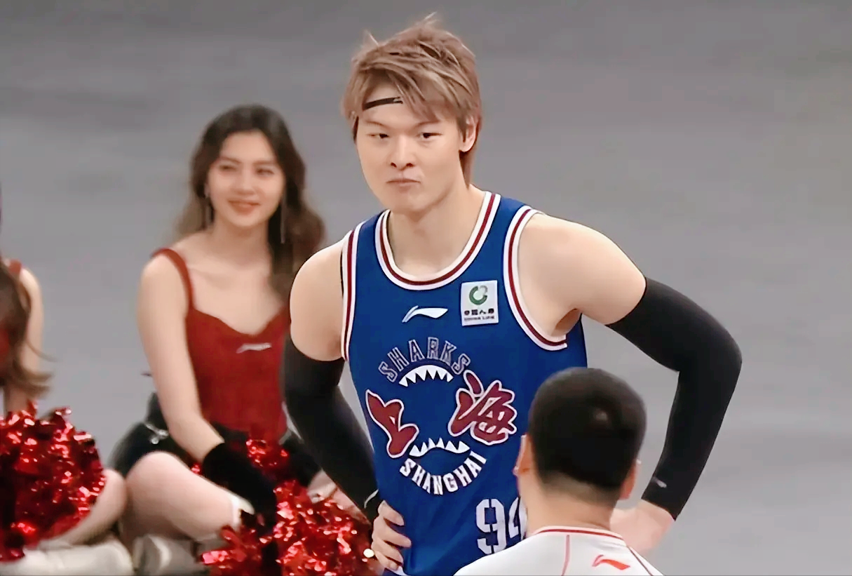 辽宁队逆转上海队,王哲林关键制胜 辽宁队逆转上海队,王哲林关键制胜