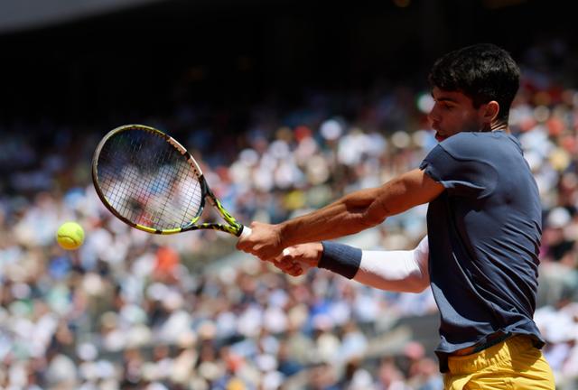 ATP总决赛碾压年终总决赛，阿尔卡拉斯点燃赛场