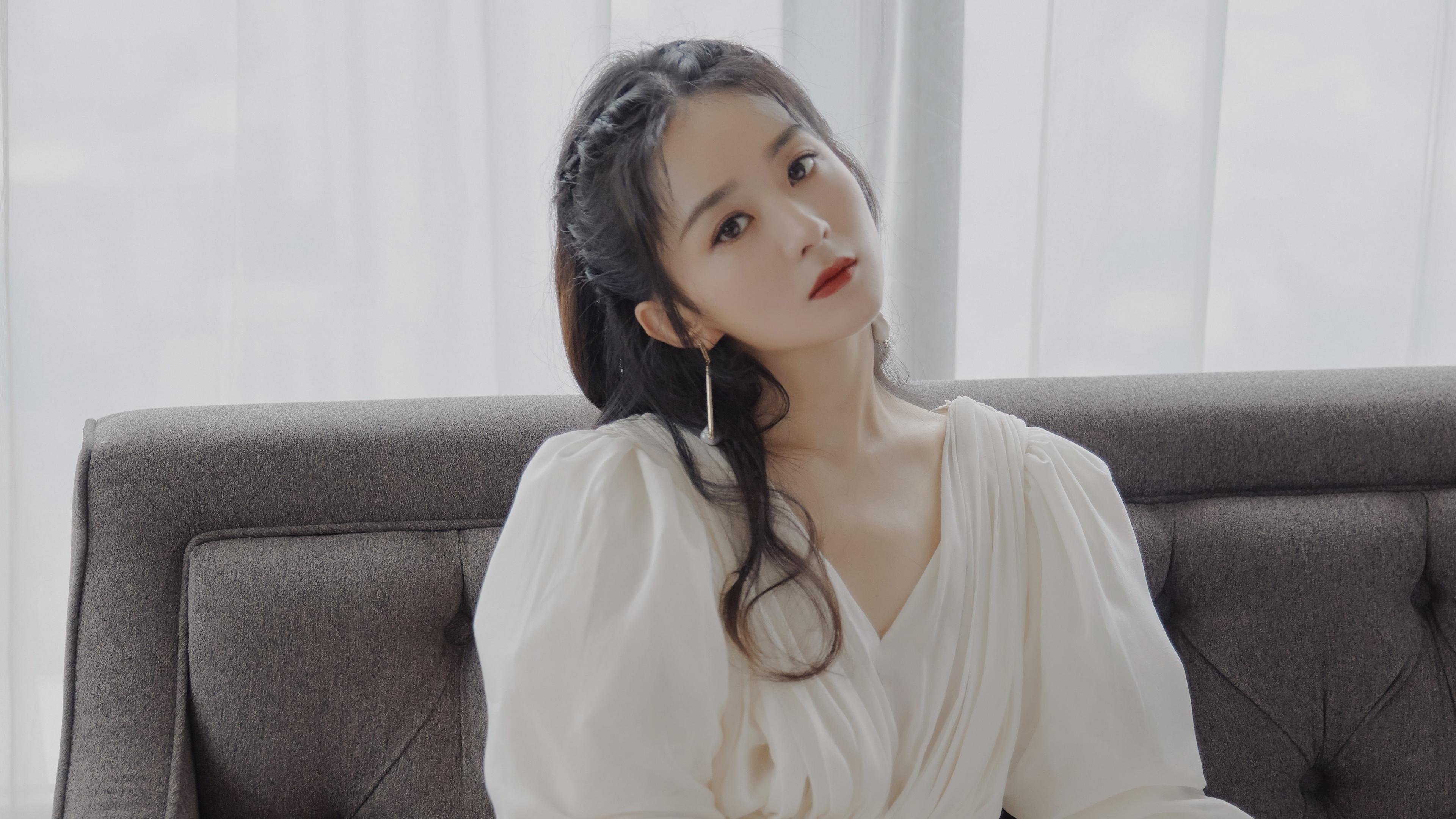 两种绝对，当广厦的集体之火熄灭深圳，与范弗利特一人成军点燃欧陆